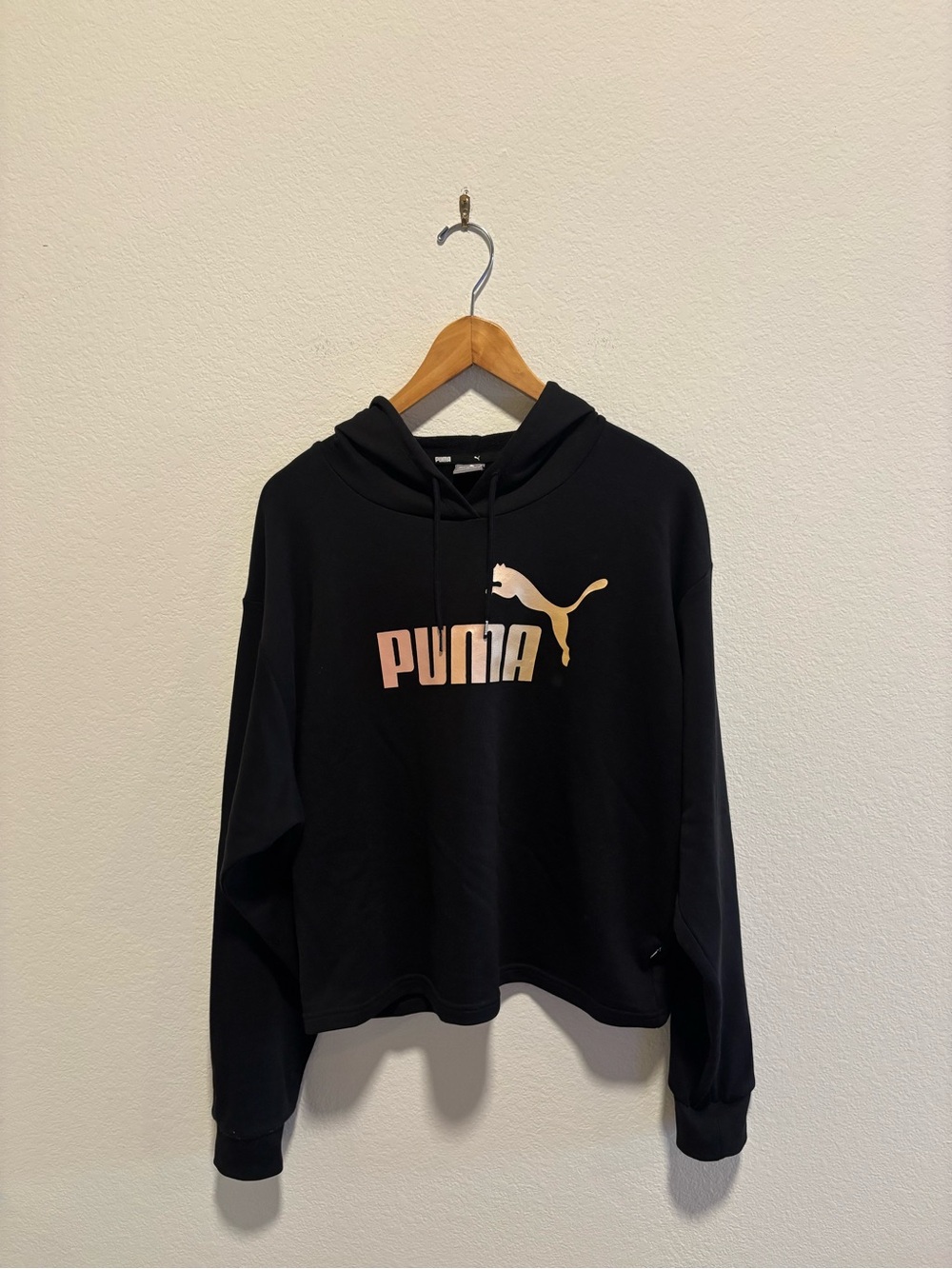 Women’s Puma Black Gradient logo pullover cropped hoodie